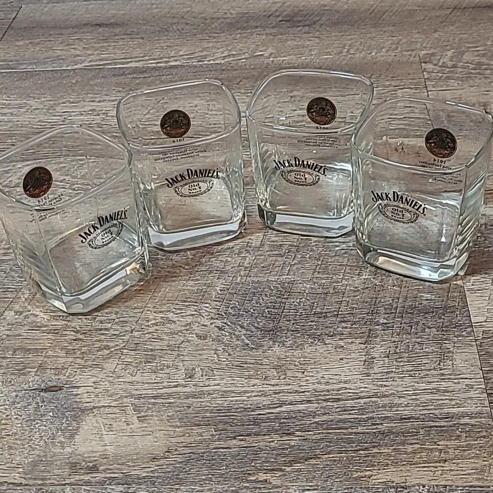 Jack Daniels Square Whiskey Glasses Set Of 4 - Gold Medal Awards Old No7 Brand